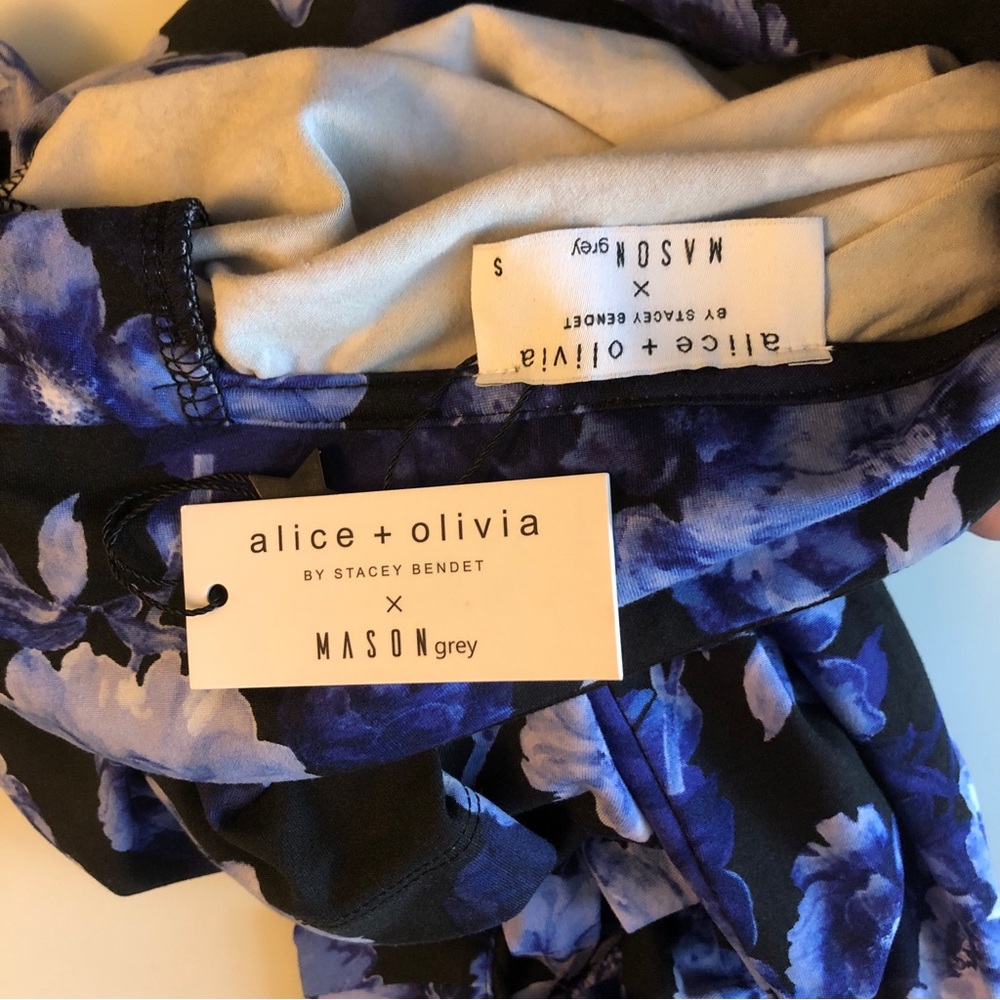 *ALICE x OLIVIA *Top only Purple L/S Unisex Sleep New Women’s size Small - Picture 3 of 5